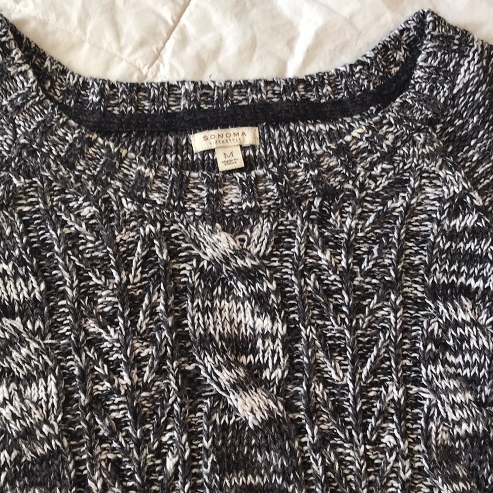 Black, white and grey sweater - Picture 2 of 4
